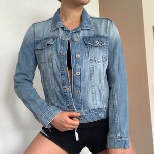 Zara Woman’s Light Wash Denim/ Jean Jacket